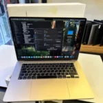⁦MacBook Air 15 2023 m2 ram 8 ssd 256 15” battery cycle 72 used⁩ - الصورة ⁦5⁩