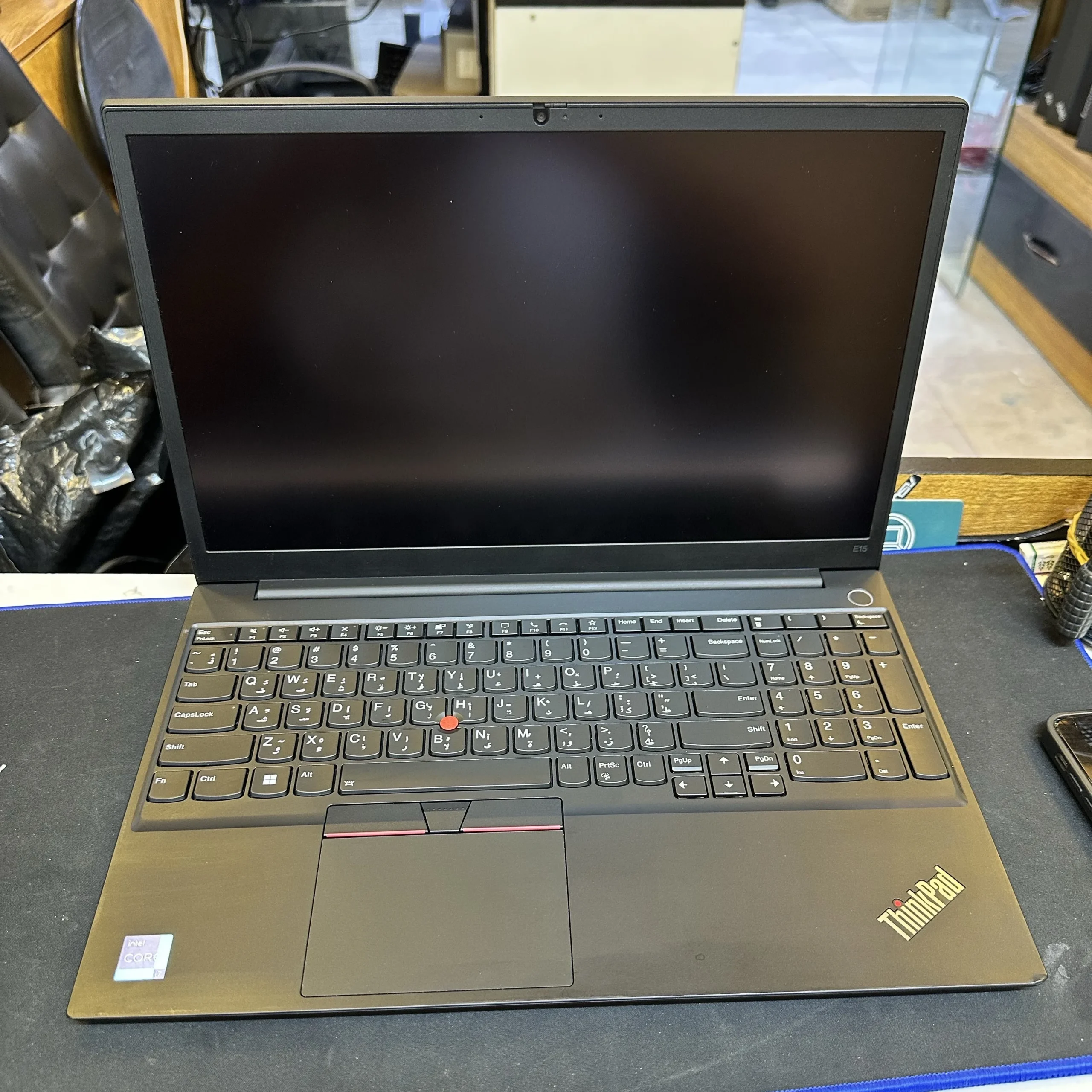 lenovo E15 ci7 11th ram 8 ssd 256 15.6 لمس